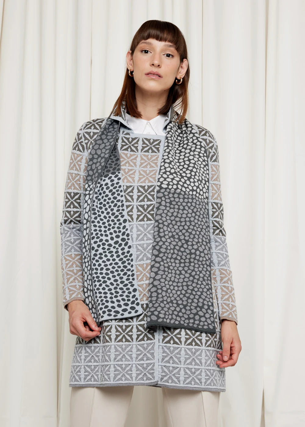 Oleana Dotted Scarf 193