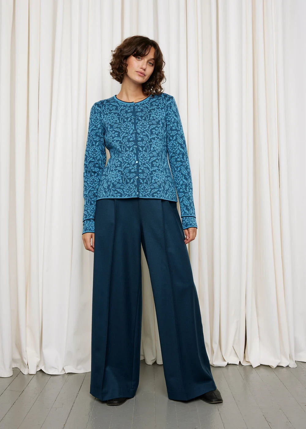 Oleana Signe Cardigan 813