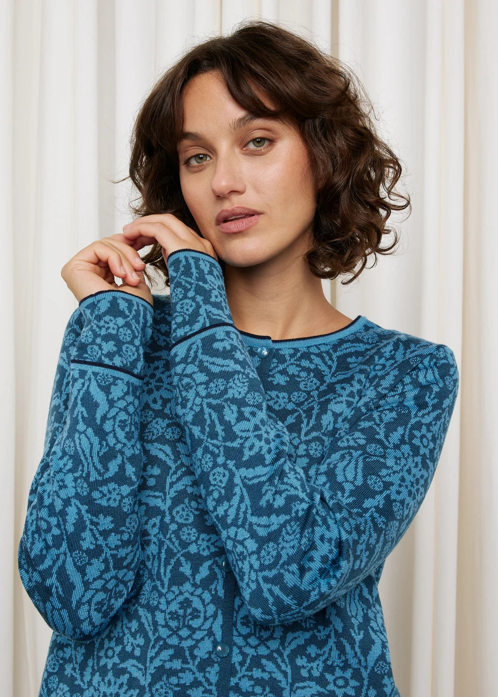 Oleana Signe Cardigan 813