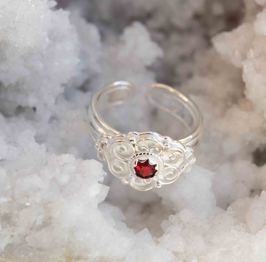 Sylvsmidja Ring with Red Stone