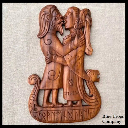 Wood Carving VM35 Kissing Vikin
