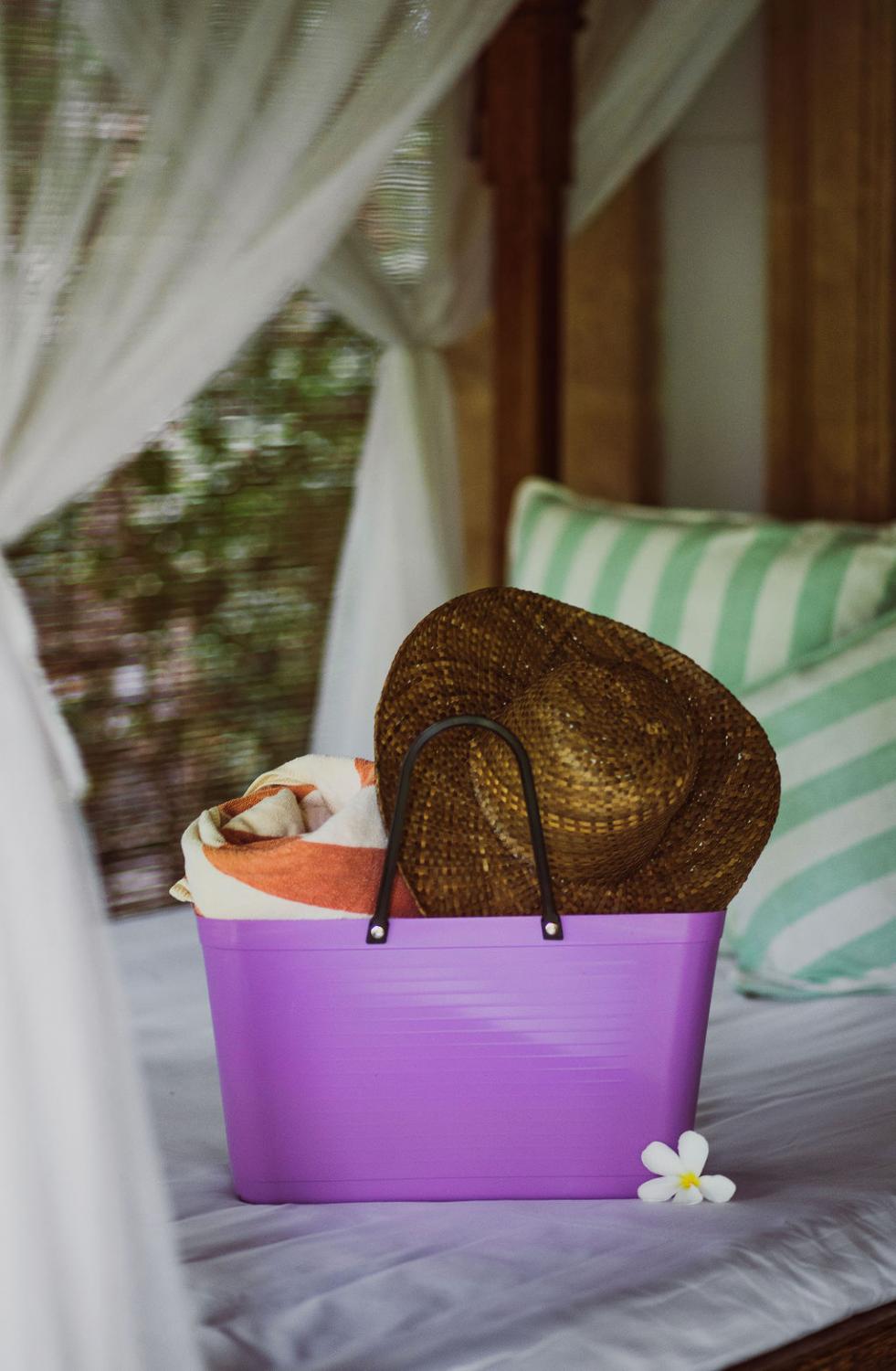 Hinza Tote Purple Green Plastic