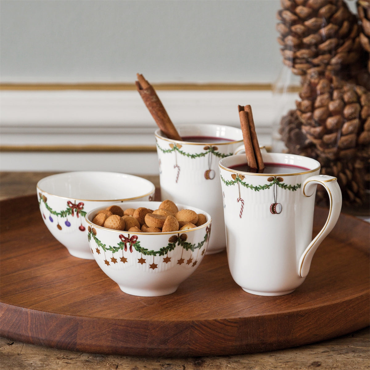 Royal Copenhagen Star Fluted Christmas Serving Bowl - 2