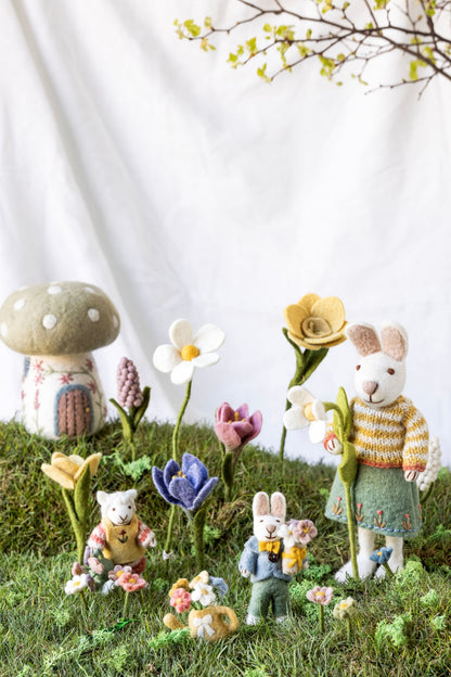 Gry & Sif Bunny White Girly Skirt & Snowdrop Flower