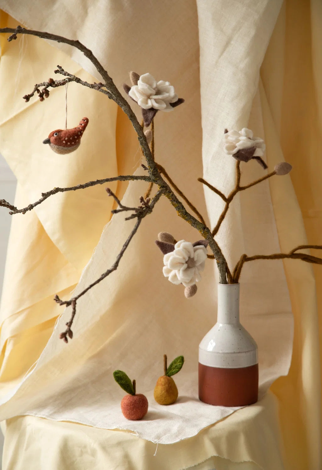 Gry & Sif Flower Magnolia Branch White