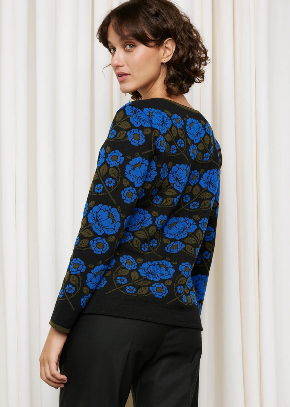 Oleana Hildegunn Cardigan 809