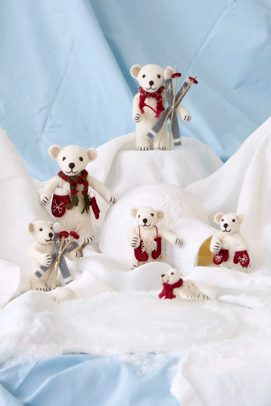 Gry & Sif White Polar Bear w/Skis