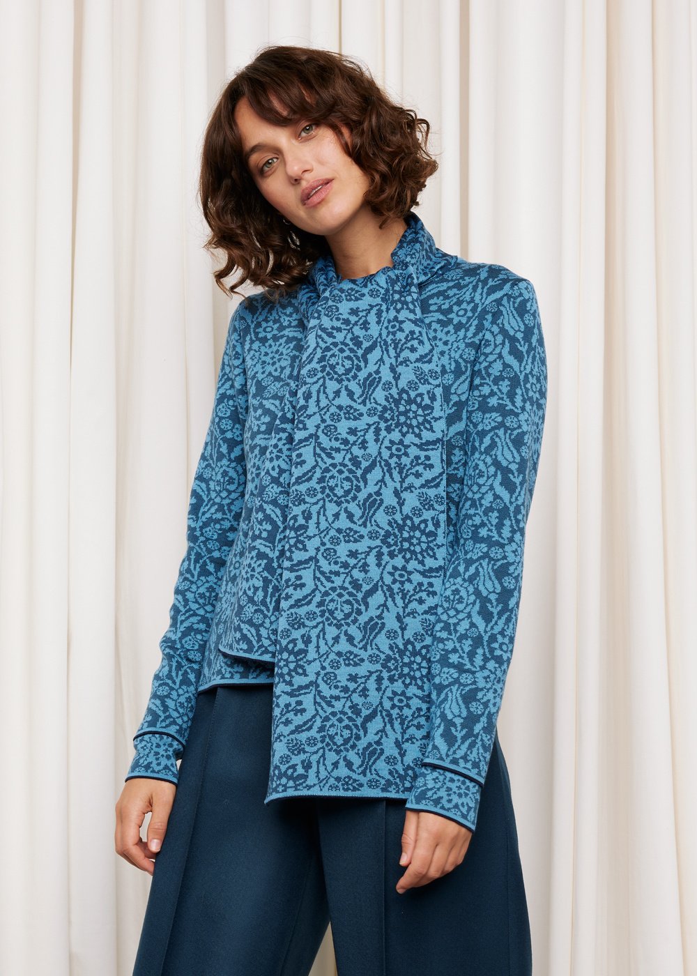 Oleana Signe Scarf 814