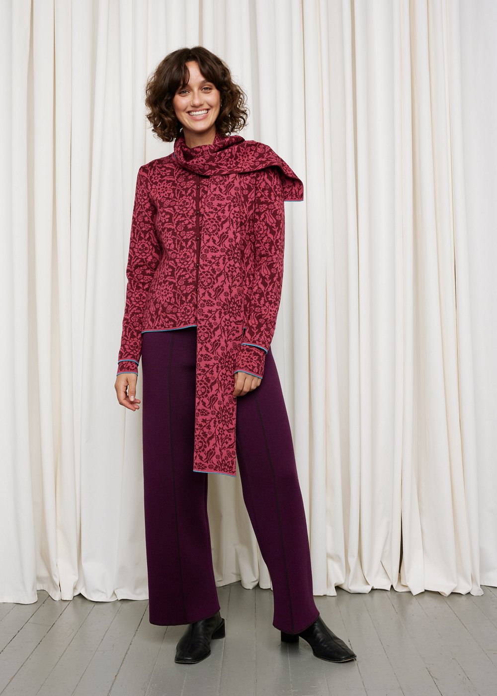 Oleana Signe Scarf 814