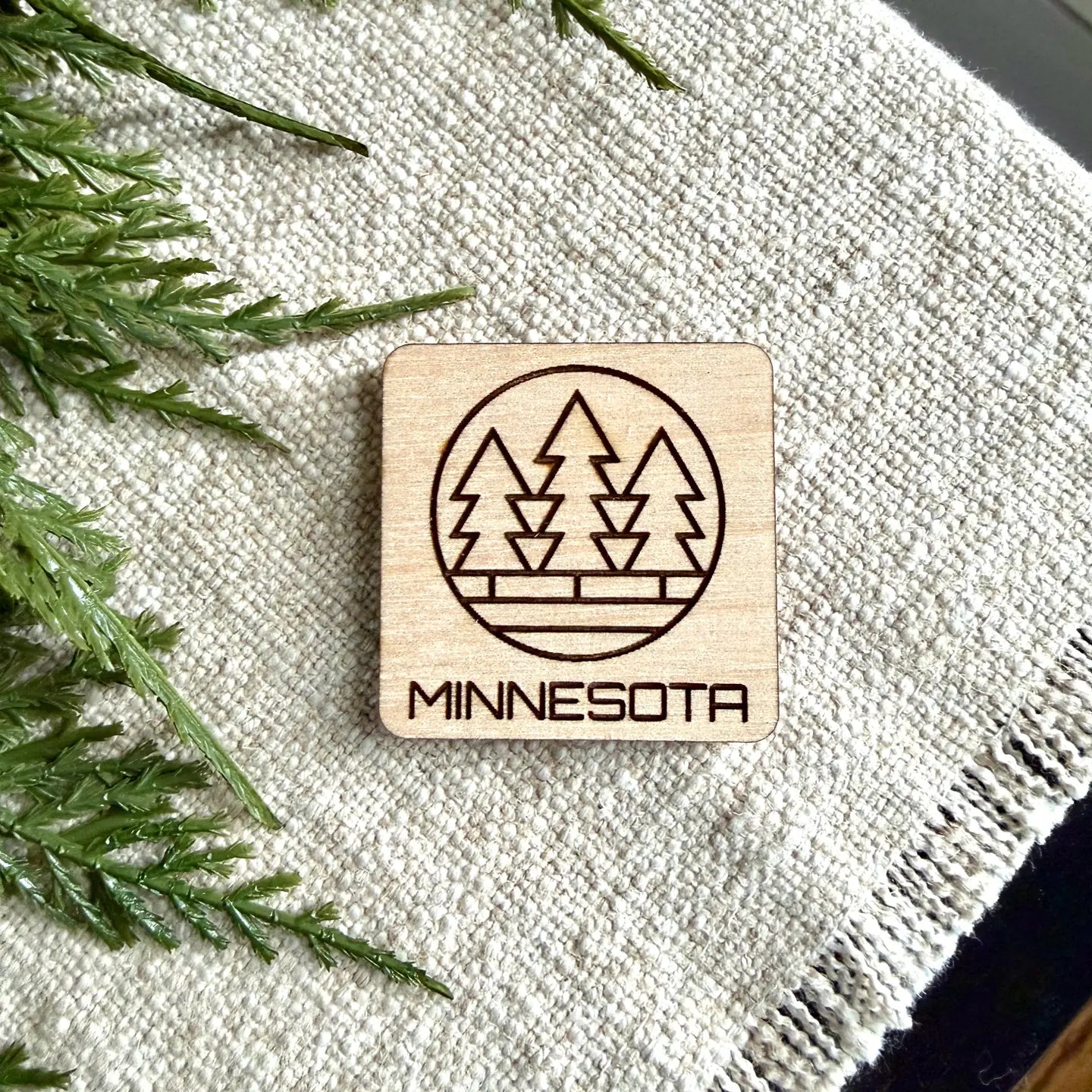 Magnet Alexandria Retro Engraved Wood Aurora North