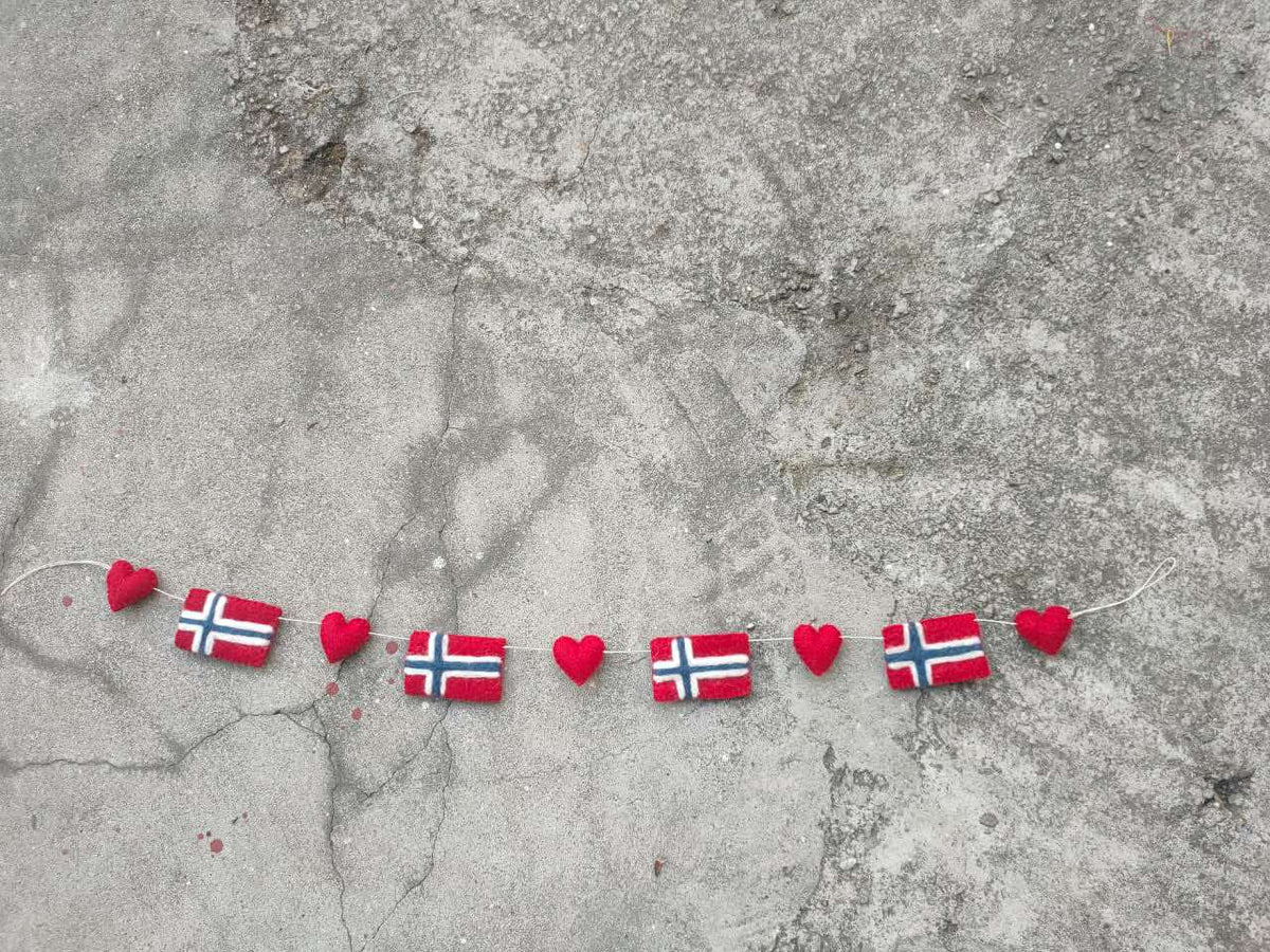 Garland Felt Norwegian Flags