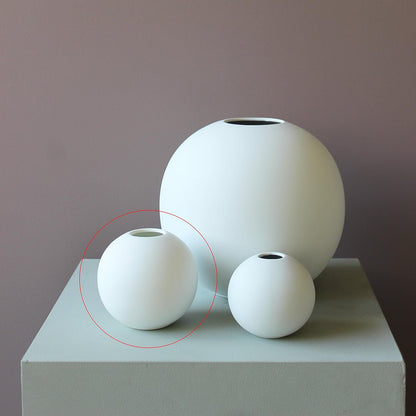 Cooee Ball Vase 10cm