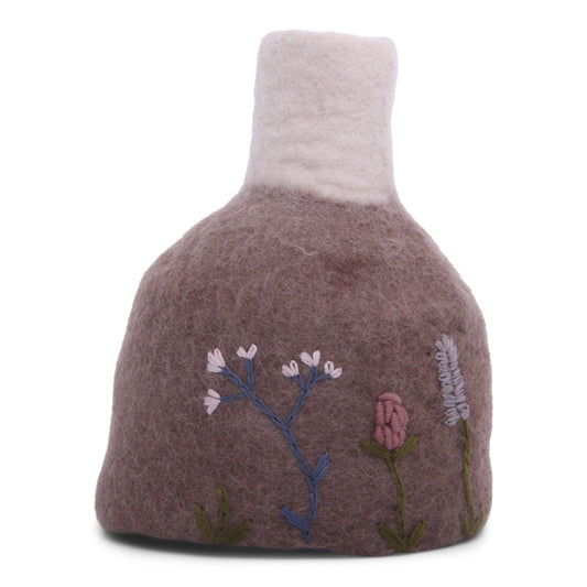 Gry & Sif Vase Embroidery