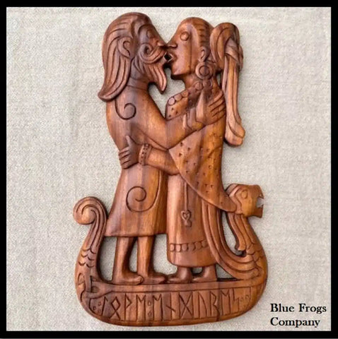 Wood Carving VM35 Kissing Vikin